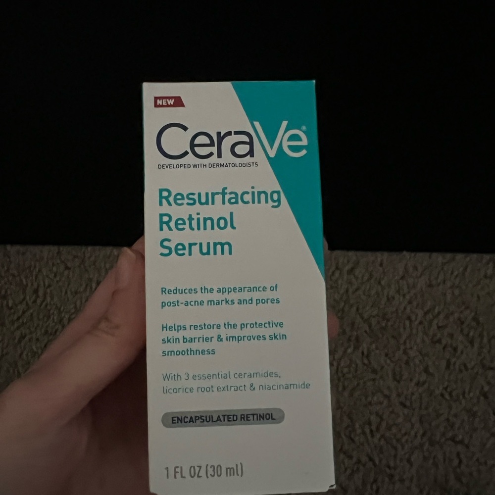 rave Resurfacing Retinol Serum - White and Blue
